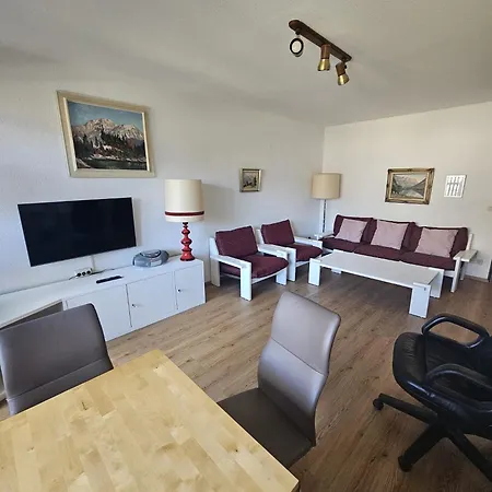 Panorama Apartment *